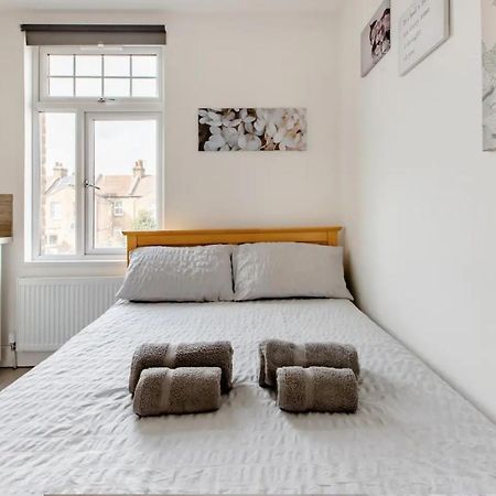 Double Room Edmonton Green, London N9 Eksteriør bilde