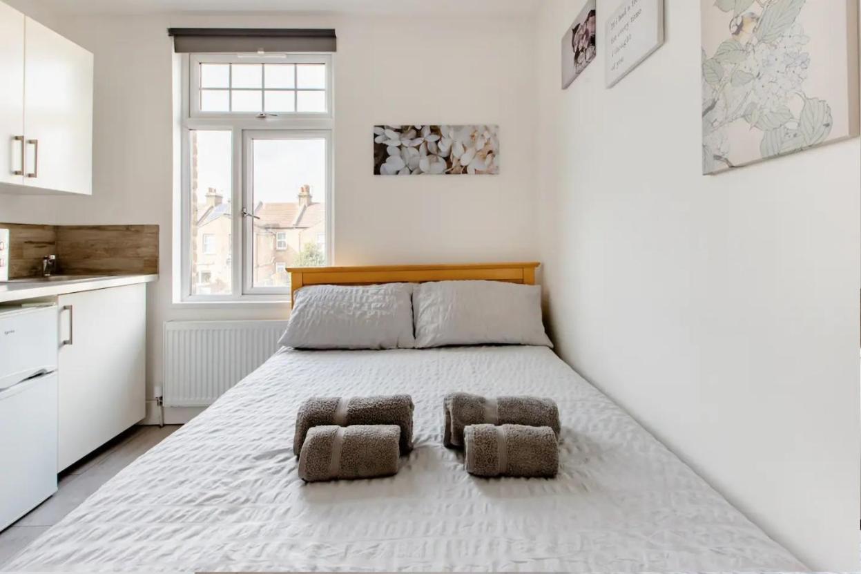 Double Room Edmonton Green, London N9 Eksteriør bilde