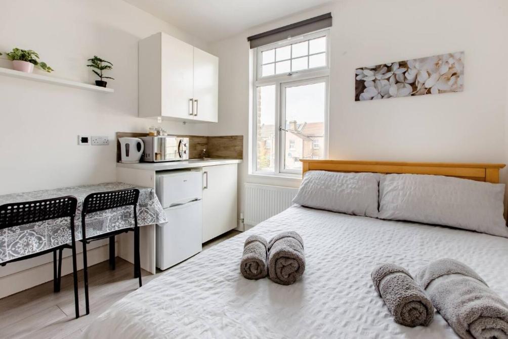 Double Room Edmonton Green, London N9 Eksteriør bilde