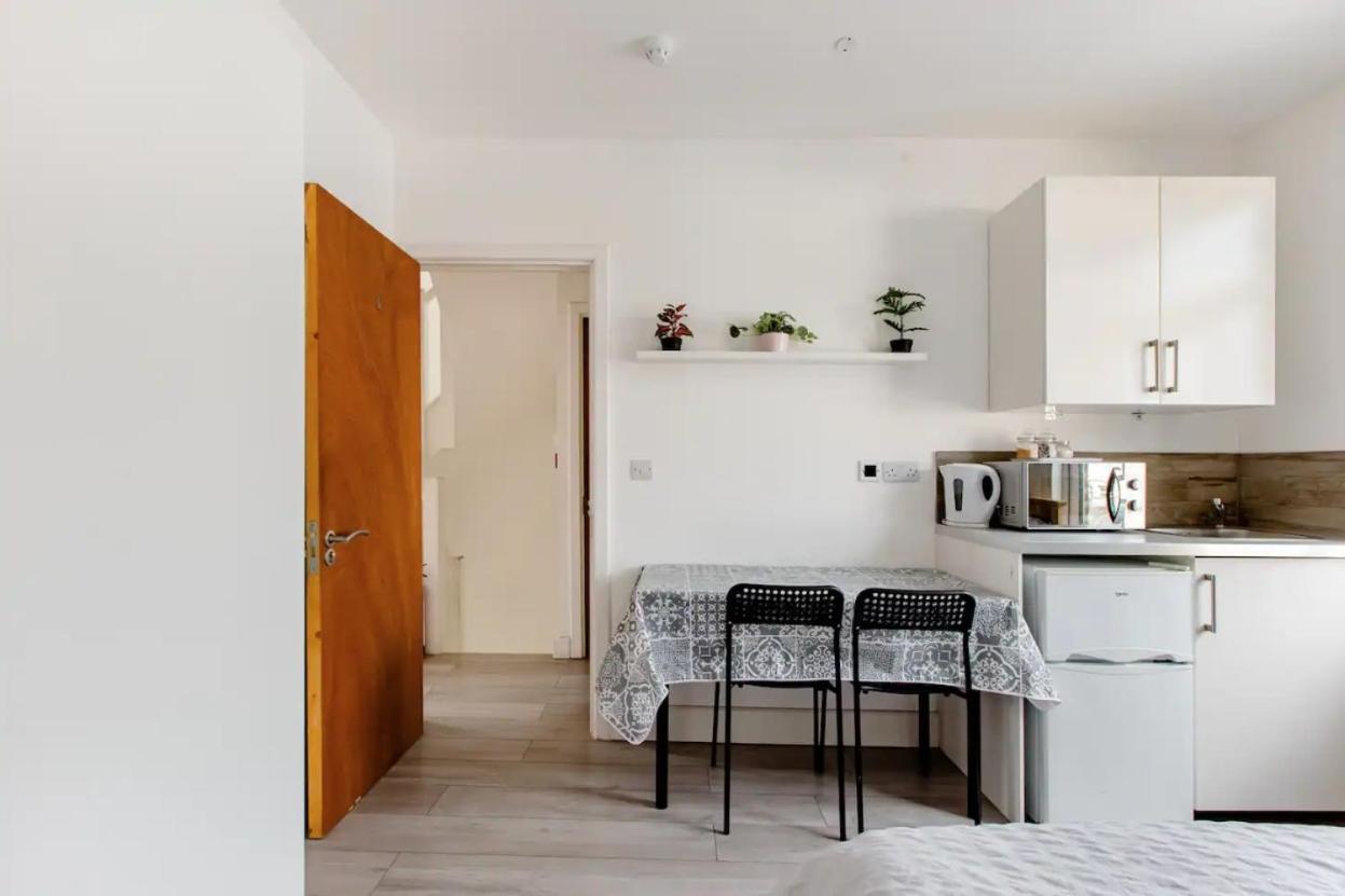 Double Room Edmonton Green, London N9 Eksteriør bilde
