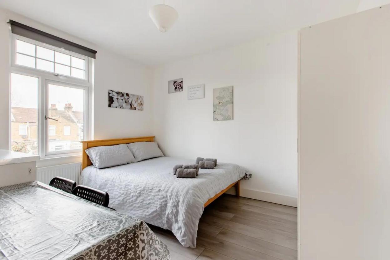 Double Room Edmonton Green, London N9 Eksteriør bilde